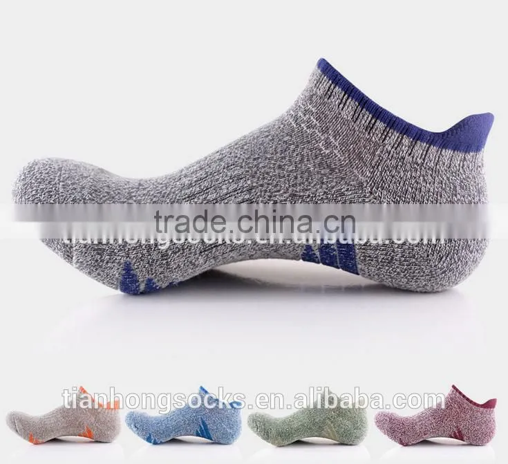 custom professional sports socks man running crew socks protective foot socks