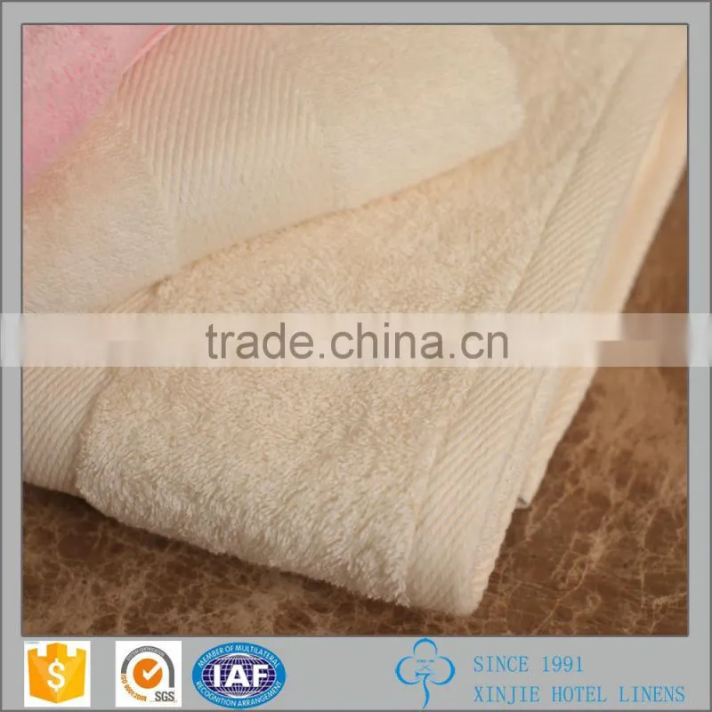 White Bobby Border Hotel Towel Set with Yarn-dyed Logo