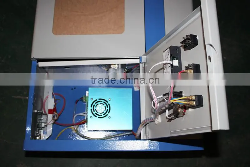 2015 New Version 40W LY 3020 CO2 Digital laser engraving cutting machine with digital function with Drag chain design