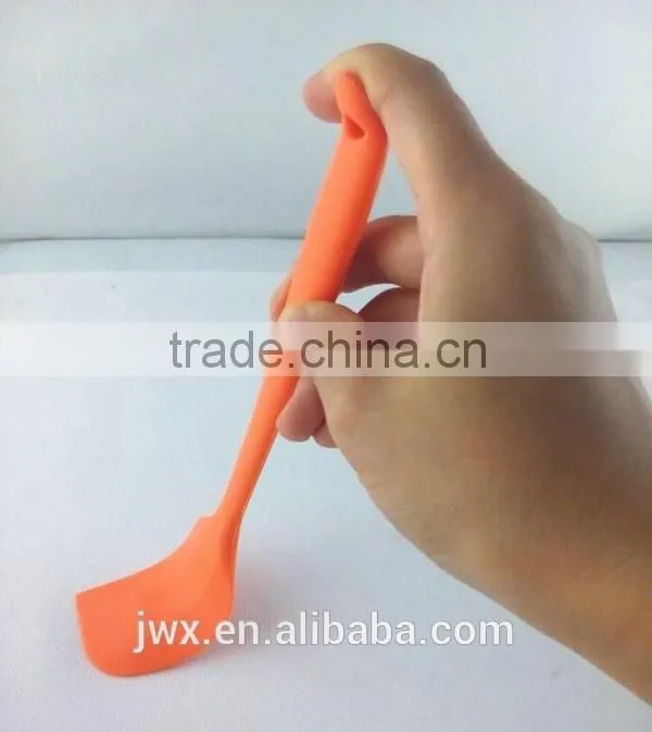 Silicone cooking spatula for flour mixing and smearing non-stick