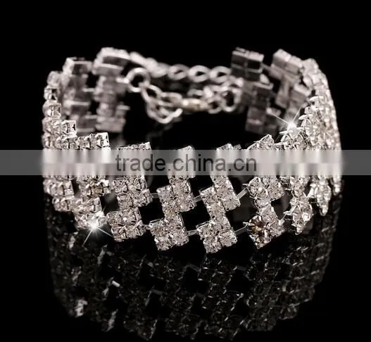 New Fashion Women Lady Gold Plated Crystal Cuff Bangle Love Heart Charm Bracelet