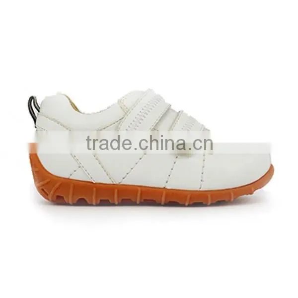 Popular Design Kids Flat Sole Lightweight Running Sport Shoes