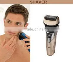 Long time charge men shaver with three individually floating rotary heads