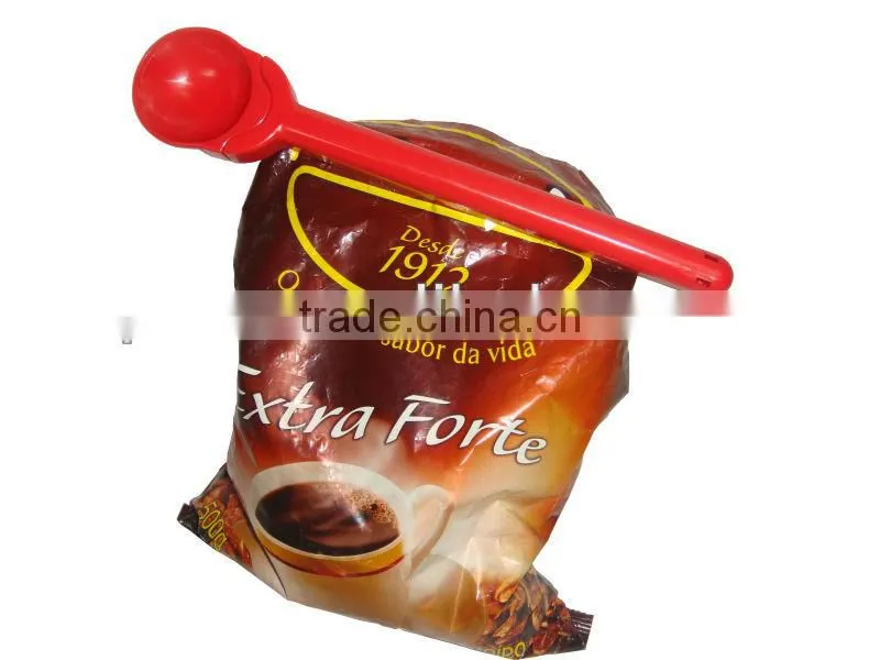 Plastic bag seal clip