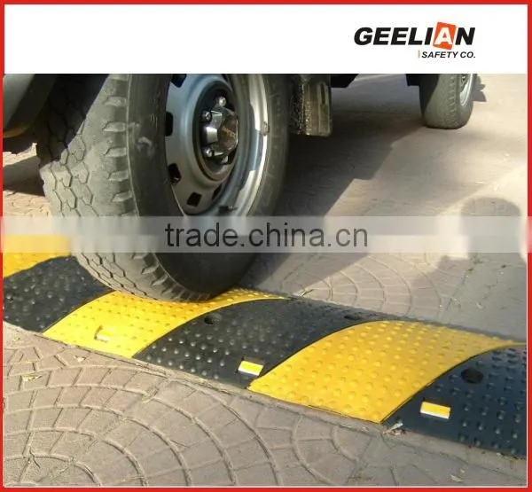 Ultra-portable rubber traffic parking bumper