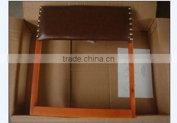 Old-fashioned Foldable Wooden Ottoman with PU Leather
