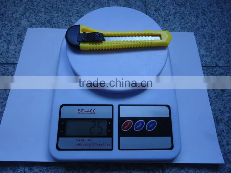 18mm Cheap Plastic grip utility knife Sliding knife Cutter knife