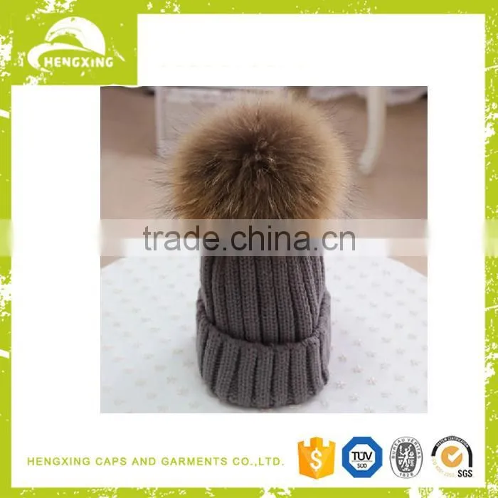 Factory price bobble beanie in navy