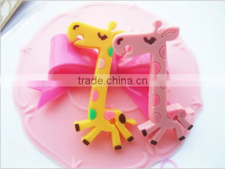 2016 Hot Selling Mini Giraffe Shape Silicone Rubber Headphone Cable Tidy Winder