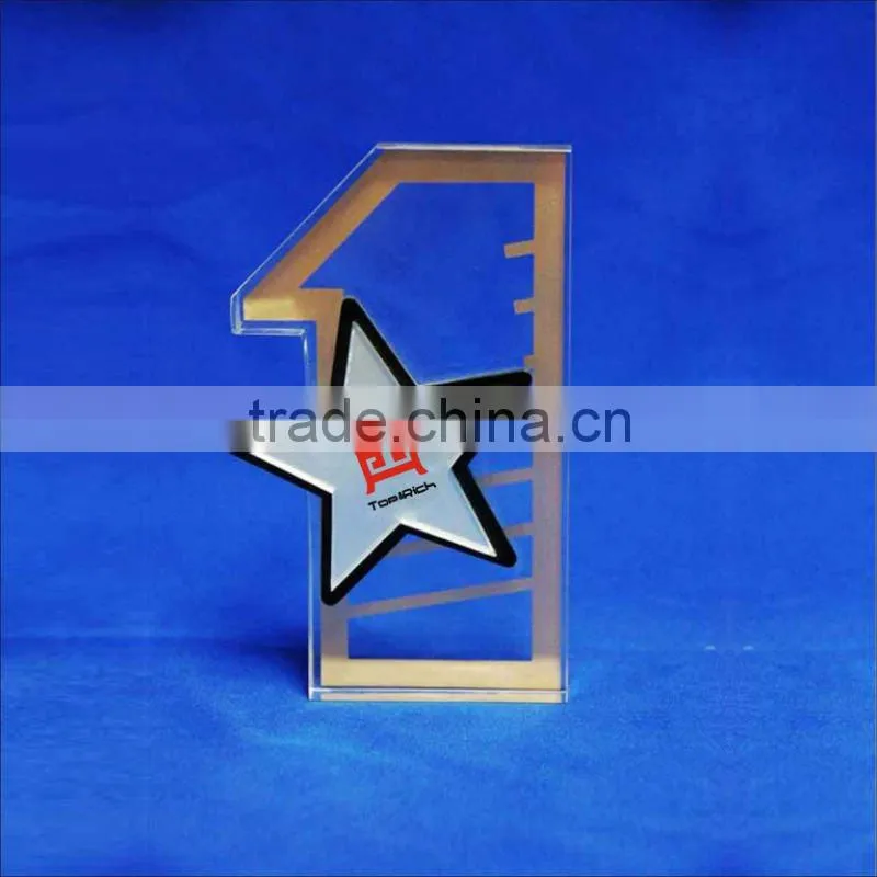 Professional manufactuer customize trophy with artificial style