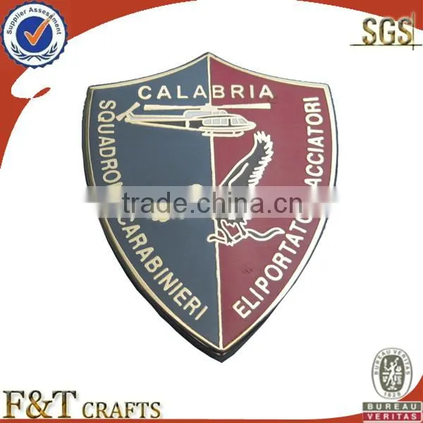 customized wholesale metal lapel pins flower
