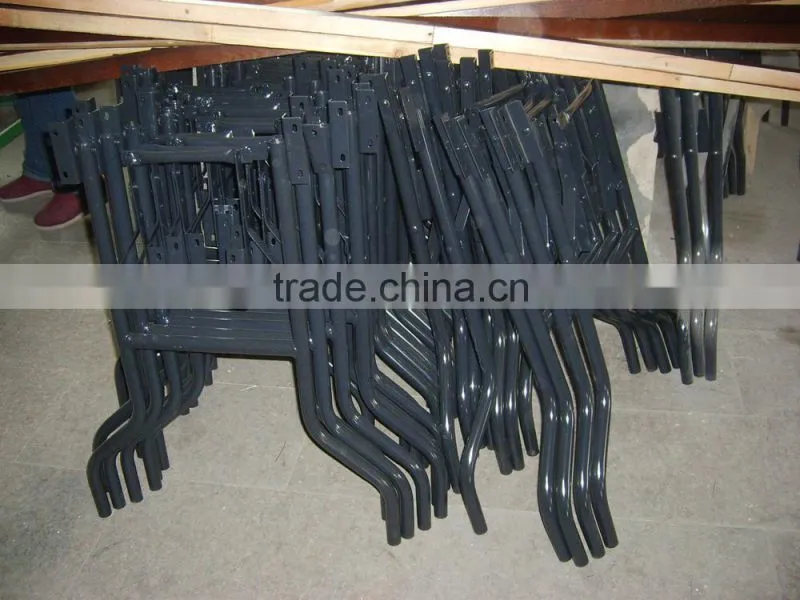 Modern round plywood table top and metal folding table legs