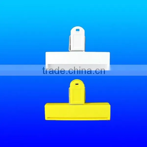 Custom plastic paper clip for promotion