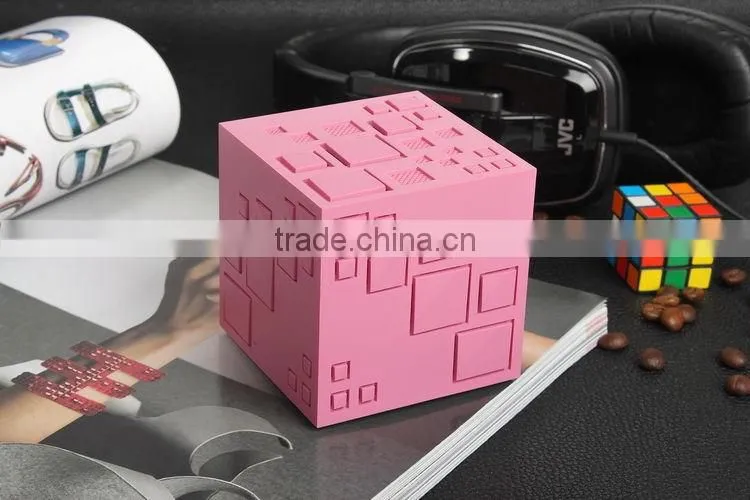 2016 New portable bluetooth speaker stereo muisc mini Bluetooth speaker with LED lights support TF FM