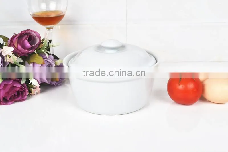 13.5" size porcelain roaster pan with lid