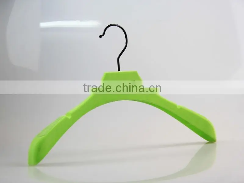 popular velvet flocking hanger with custom velvet color for people