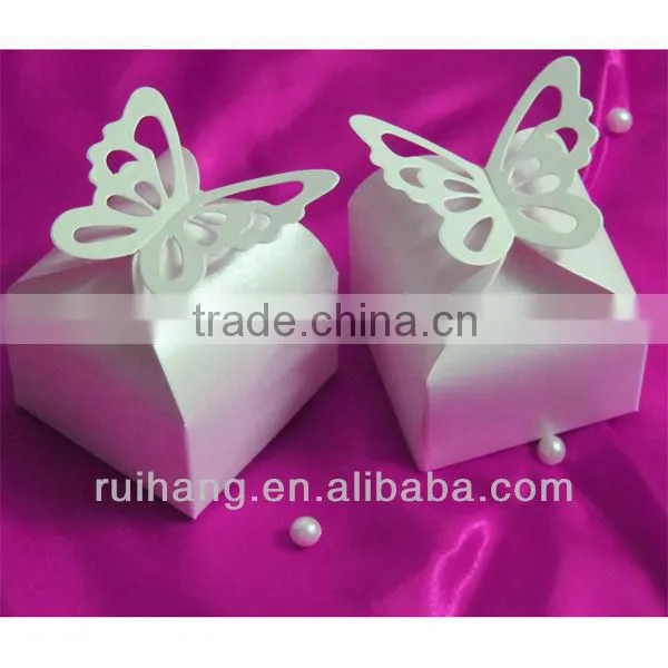Graceful golden rhinestone wedding box