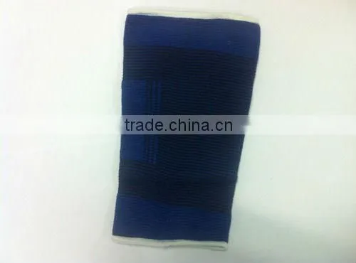 Neoprene wrap around knee support