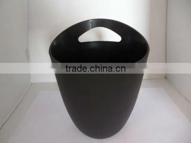 Plastic ice bucket