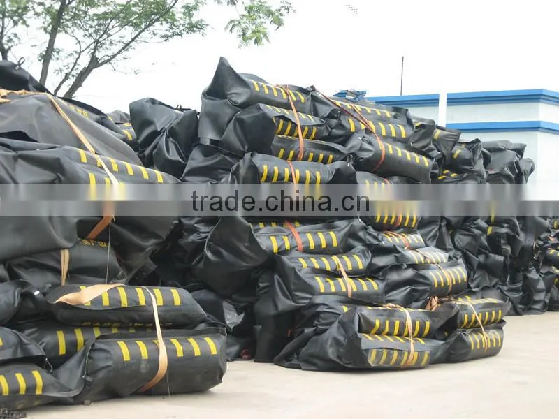 Solid floating rubber boom