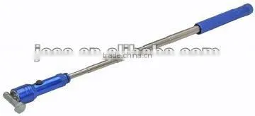 Telescoping Magnetic Flashlight With 3 LEDs pick-up tool