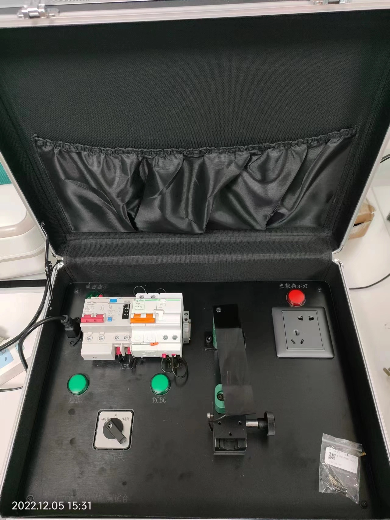 Receiving new orders from customers, orders for arc fault detection equipment are booming
