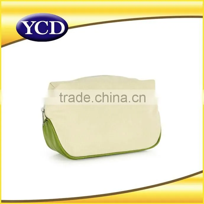 Chic White Leather Zipper Cosmetic Bag