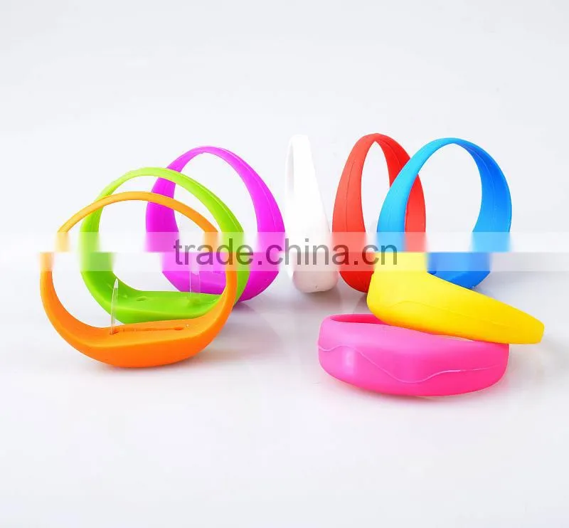 2015 Hot Sell Baseball Silicone Bracelets , Silicone Bracelets For Fundraising