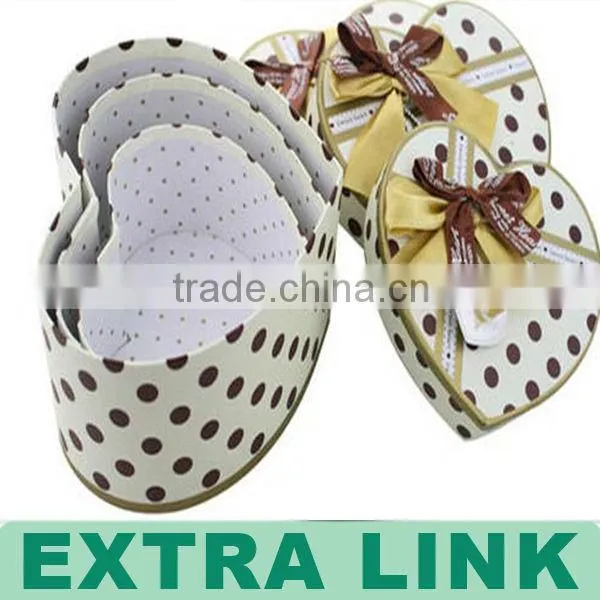 glister gift box with glister ribbon knot and grid card insert