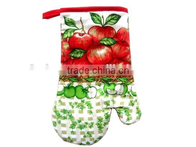 2pcs kitchen set apple design in cotton oven mitt and pot holder