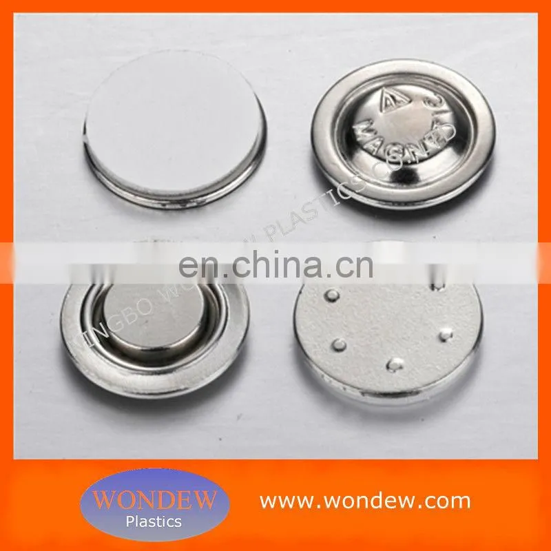 Magnetic name badge holder