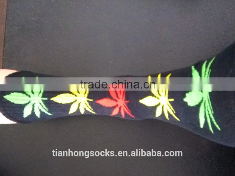 Hemp leaf retro popular high quality man bulk cotton socks China zhejiang tianhong socks factory
