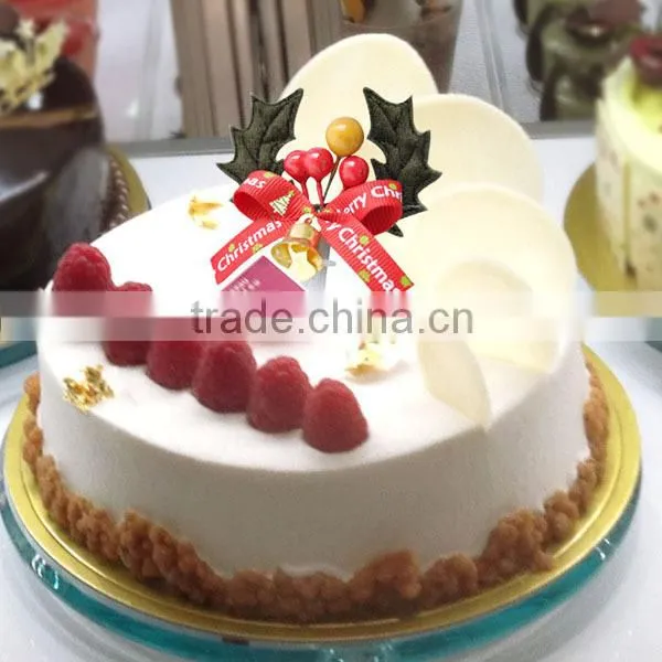 Handmade green leaf cake decoration