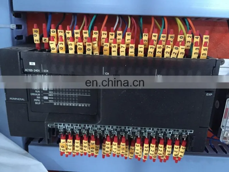 Window Corner Connector Cutting Machine/Aluminum Metal Saw Machinery
