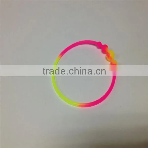 Promotional silicone bracelets , beautiful and cute silicone wristbands,gift for girlfriend