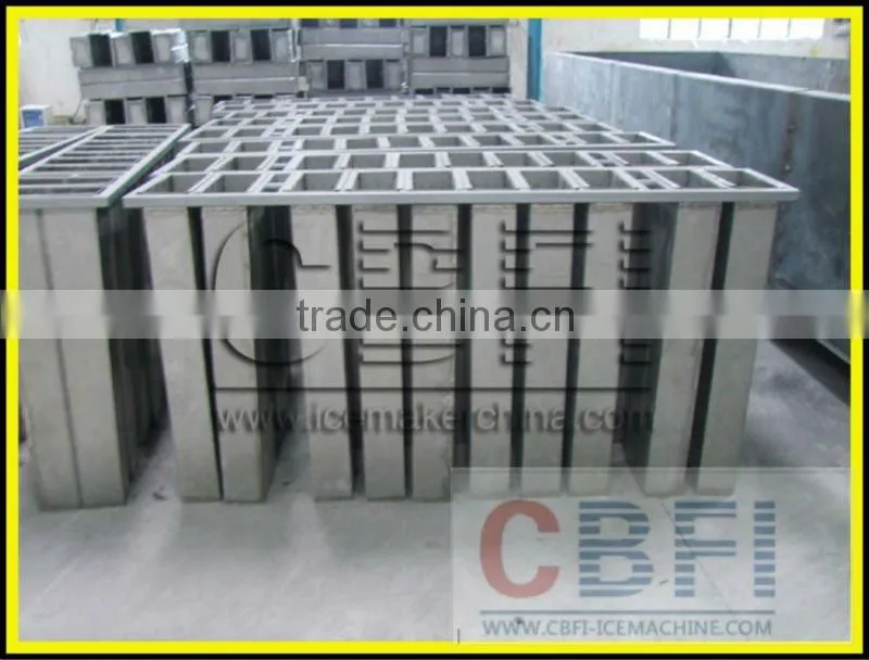 Industrial block ice maker