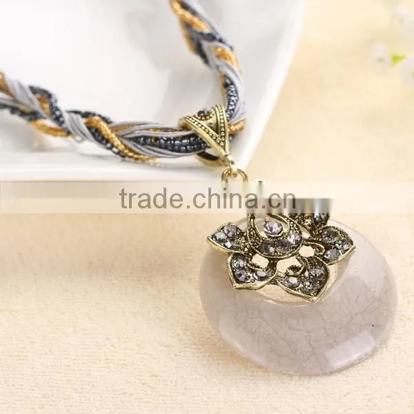 Vintage Fashion Lady Stone Necklace Wholesale