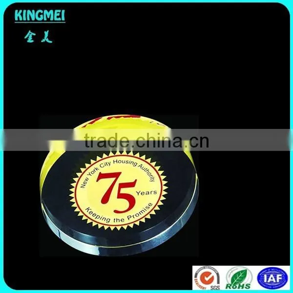 China factory custom embedded acrylic awards embedded objects in acrylic