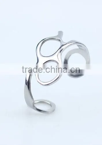STAINLESS STEEL SCISSOR BRACELET