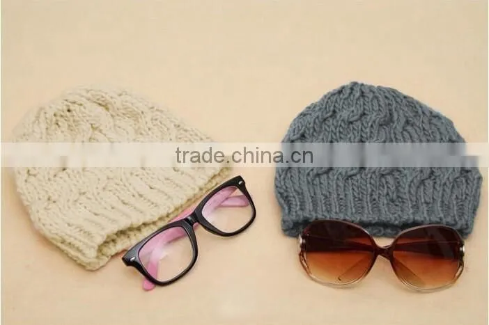 In autumn and winter to keep warm knitting cap couples pur color upset twist cap