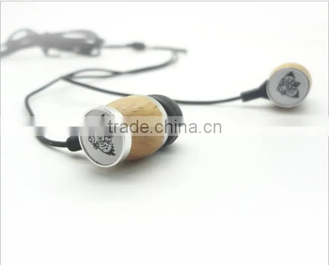 Best selling economical cute wooden ear phone