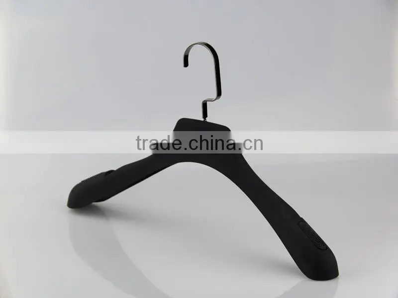 special rubberized plastic hanger with anti-slip surface