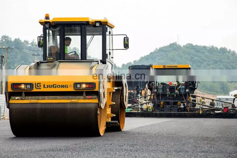 900 Kg Small Vibration Road Roller Track Carrier Roller For Export