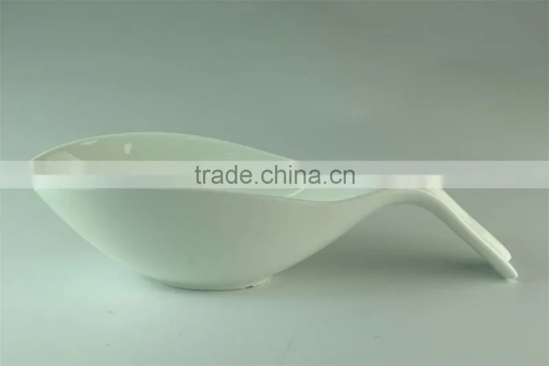Heat Resistance Unique Spoon Shape Ceramic Soup Bowl Serving Bowls For Hotel Restaurant Use