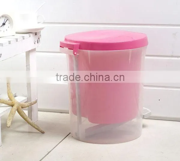 0268 Plastic Foot-trash bins with lid