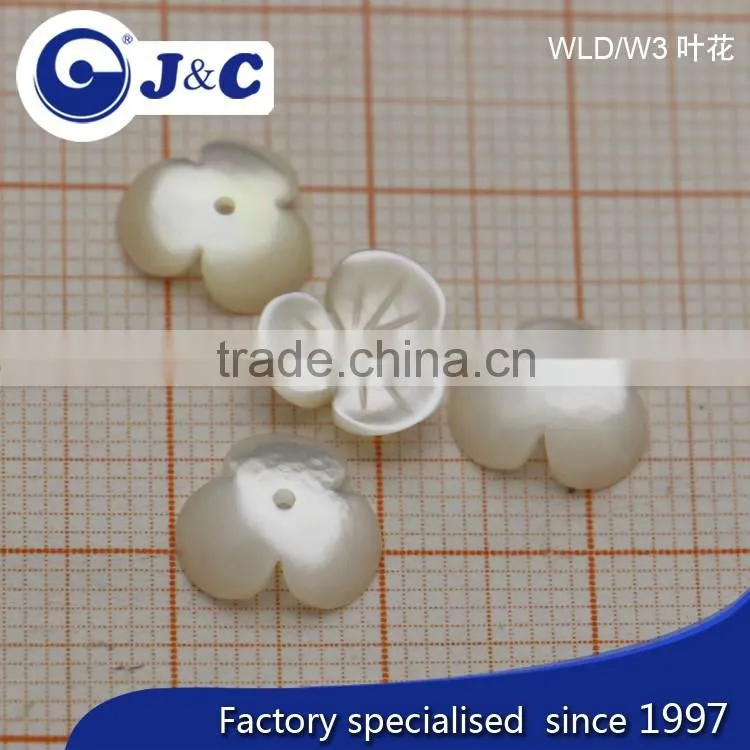 carved customized natural sea shell ,white mother of pearl lip button for decoration