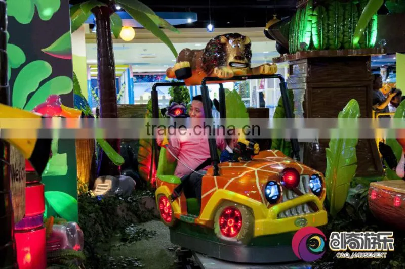 2016 new design jungle style laser shot game car with tracks for theme park