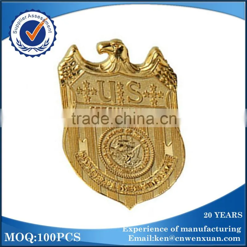 Metal badge making machine
