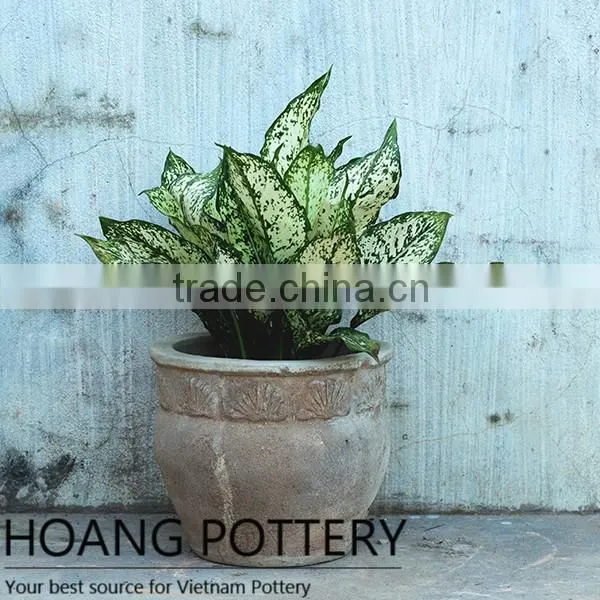 Quality Terracotta Pot Outdoor , Vietnamese Ceramic Planter Garden Decor
