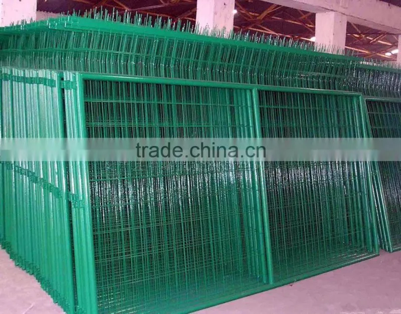 Automatic welded wire mesh panel bending machine